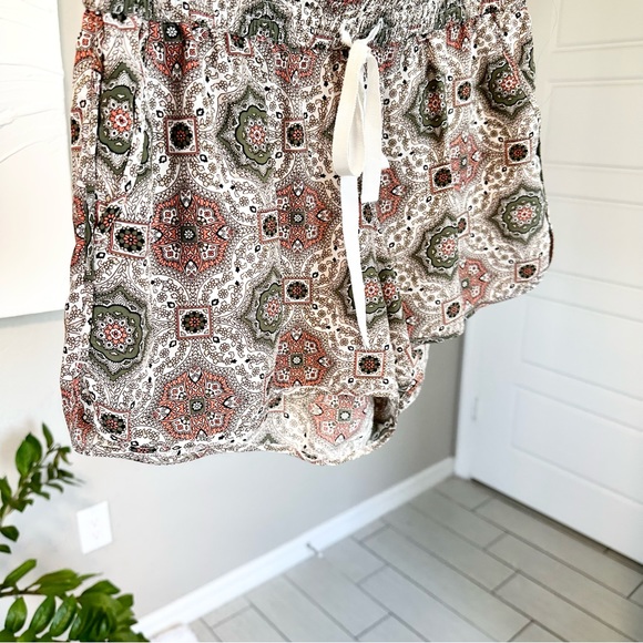 Joie Layana Tile Print Silk Tie Shorts Paisley - Picture 7 of 12